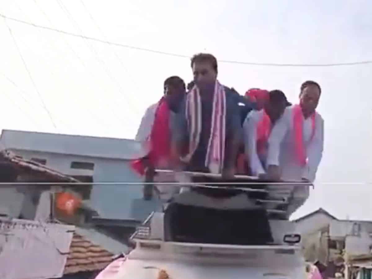 Video: KTR escapes major accident during BRS rally