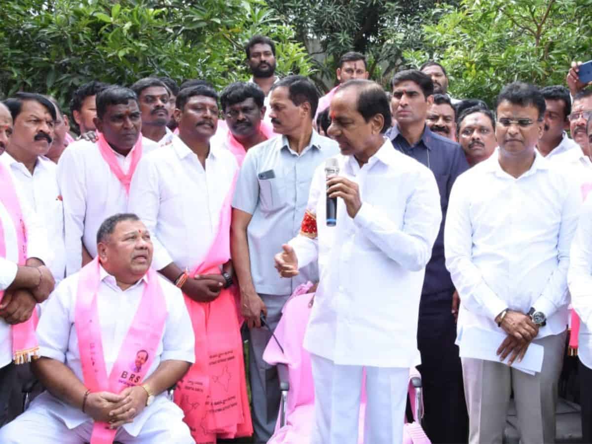 Ex-Telangana TDP chief Kasani Gnaneshwar Mudiraj joins BRS