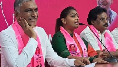Telangana polls: Kathi Karthika joins BRS after a year with Cong