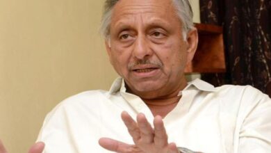 Summoning TMC's Mahua, no action against BJP's Bidhuri: Mani Shankar Aiyar