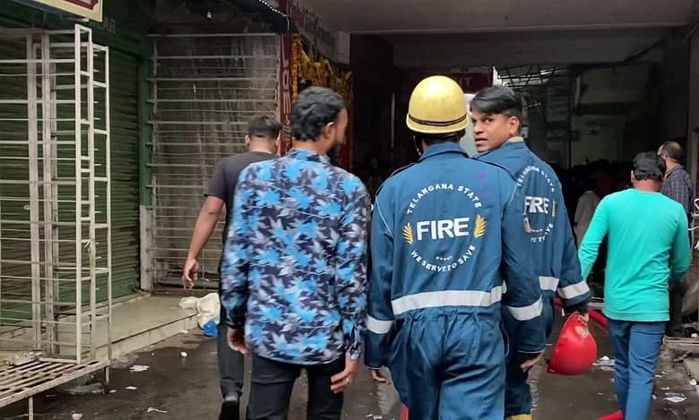 Hyderabad: Massive fire breaks out at slipper godowns in Old City