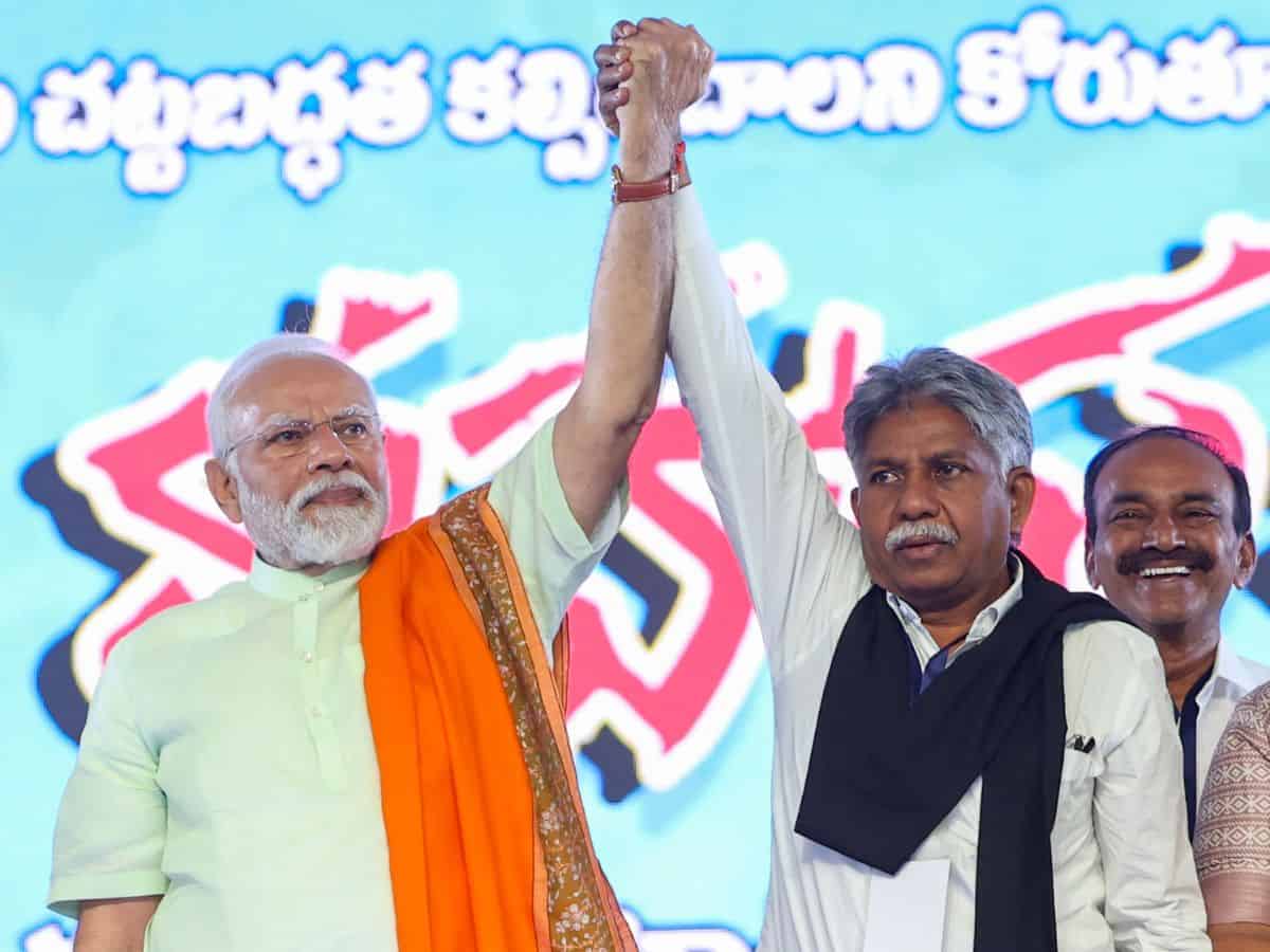 Telangana polls: PM Modi woos Dalits with MRPS chief by his side