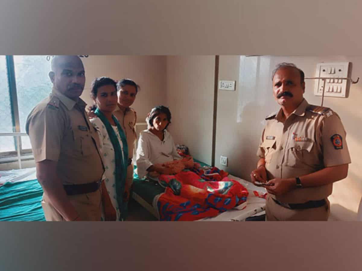 Mumbai: Woman delivers on street; cops rush her to hospital