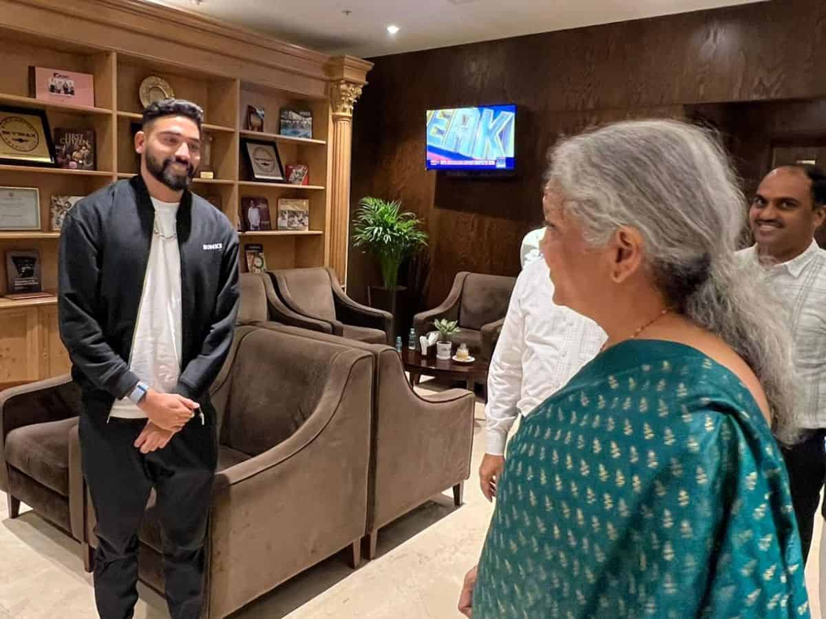 Nirmala Sitharaman meets Mohammed Siraj at Hyderabad Airport