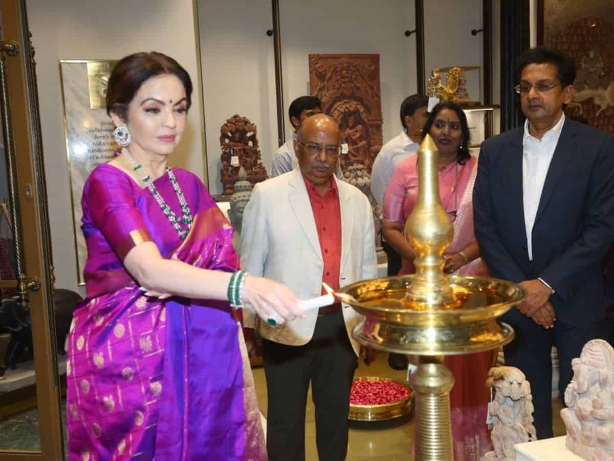 Nita Ambani inaugurating the first Swadesh store by Reliance Retail.