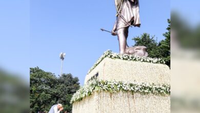 PM modi paid floral tributes to Birsa Munda