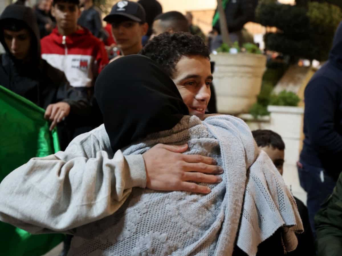 11 Israeli hostages, 33 Palestinians freed on 4th day of truce