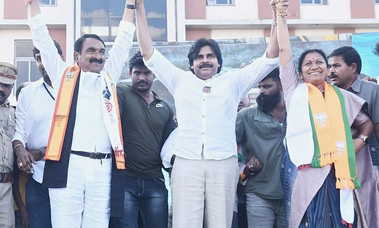 Telangana: Pawan Kalyan campaigns for JSP-BJP alliance in Hanamkonda