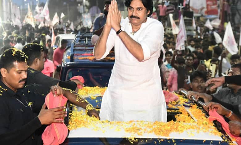 Pawan Kalyan to share dais with PM Modi in Hyderabad