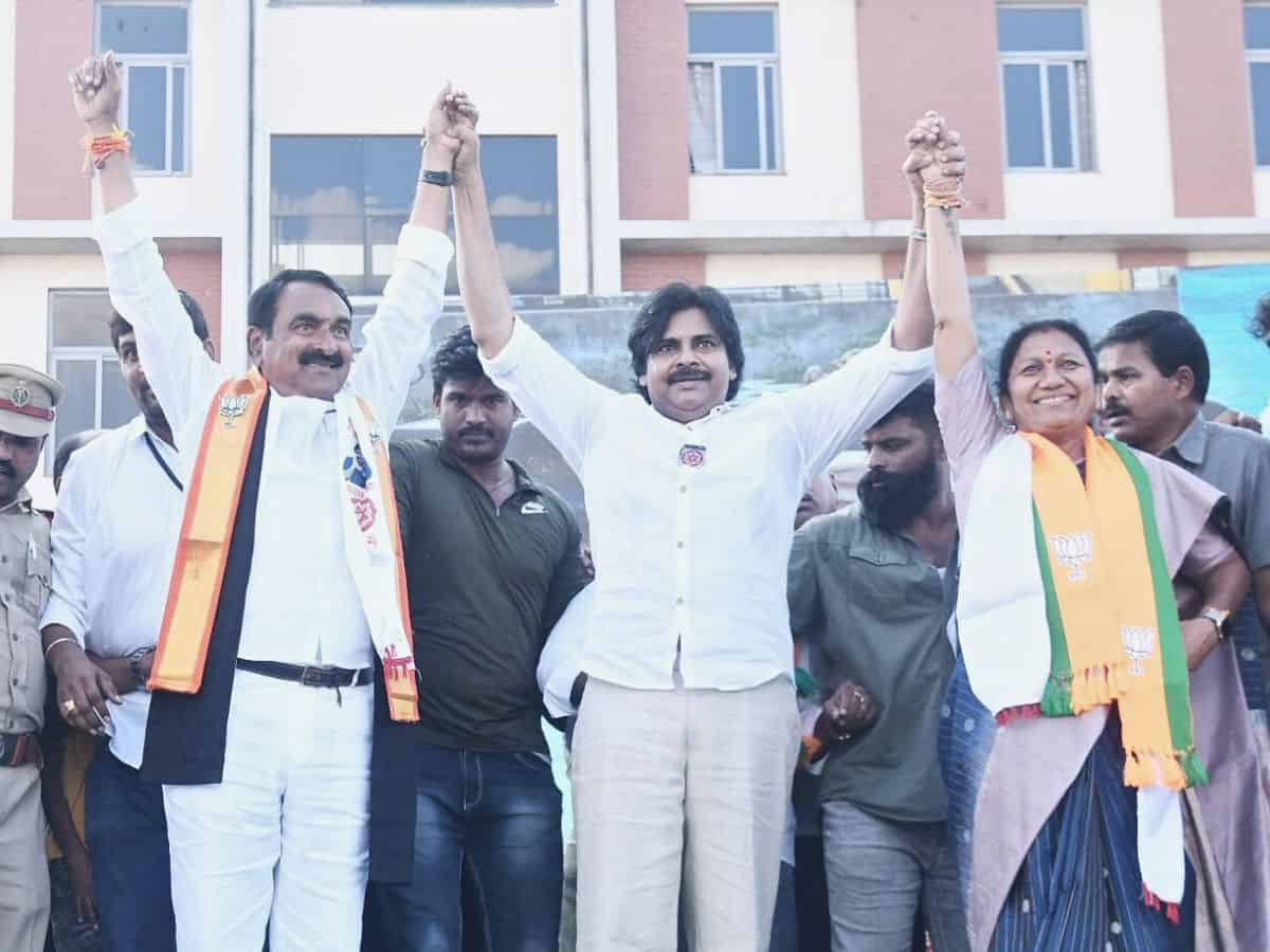 Telangana: Pawan Kalyan campaigns for JSP-BJP alliance in Hanamkonda