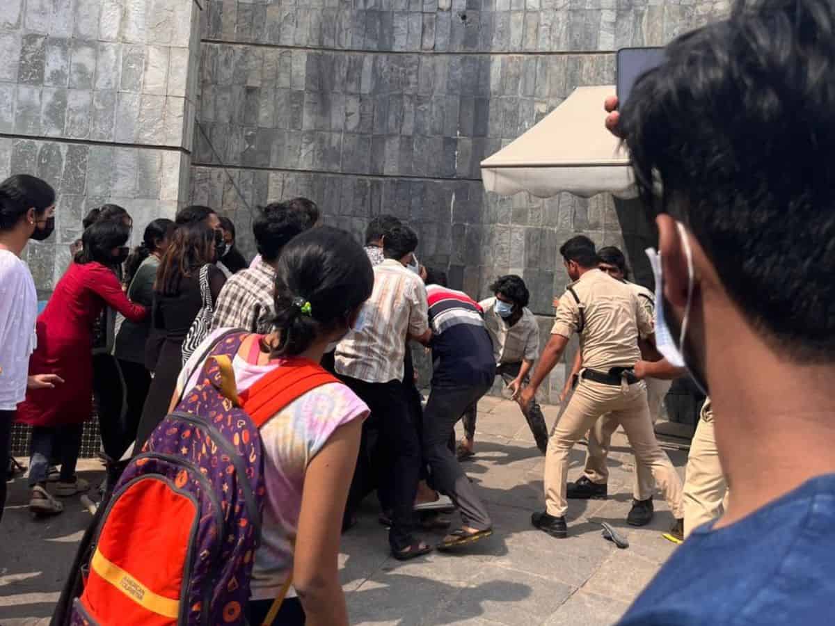 Hyderabad: Police action on EFLU students amid ongoing protest