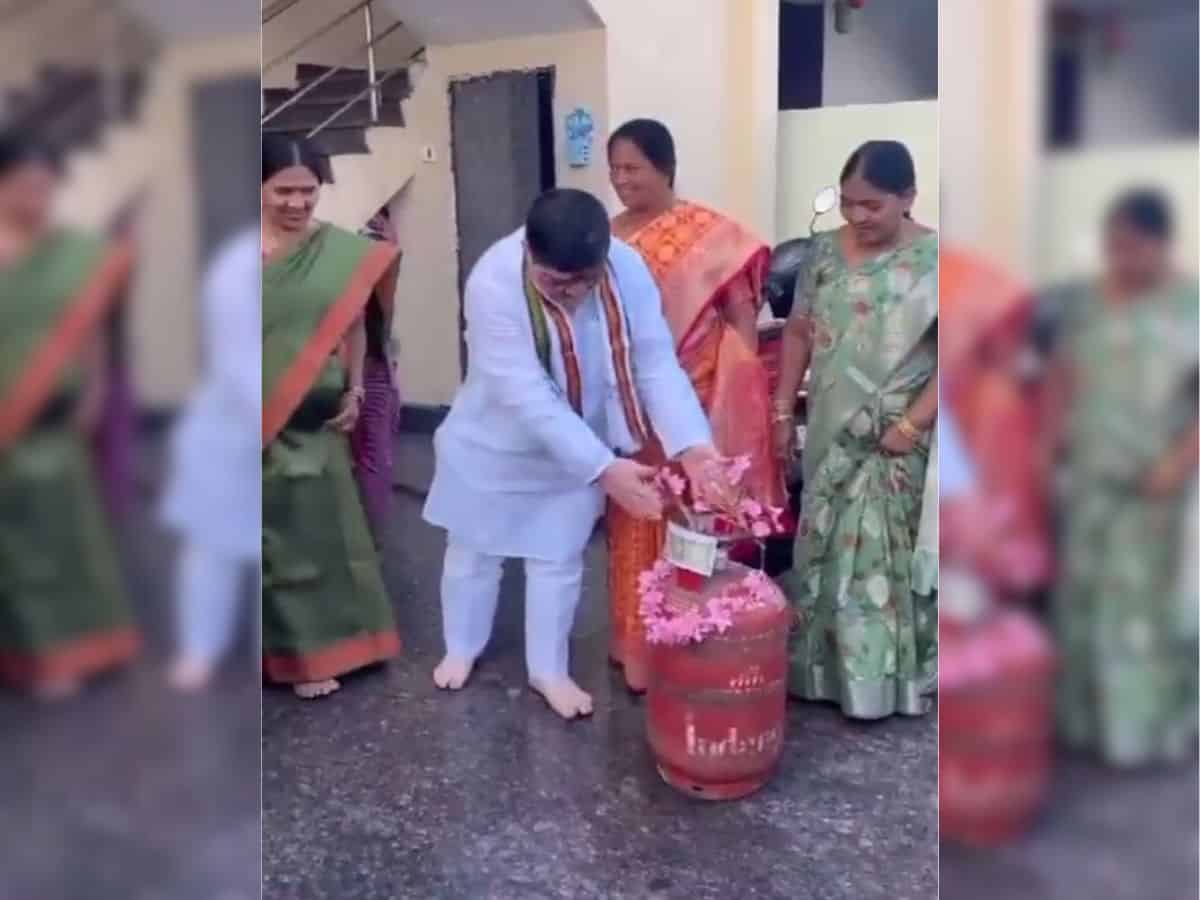 Watch: Congress leader worships gas cylinder before casting vote