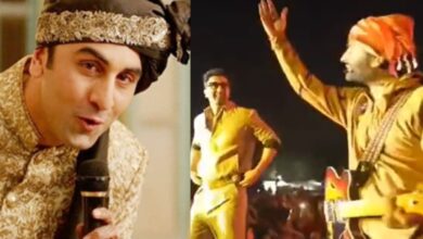 Ranbir Kapoor grooves to 'Channa Mereya', bows down to Arijit Singh on stage