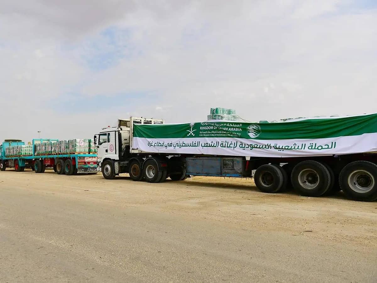 Saudi Arabia's first aid convoys arrive in Gaza