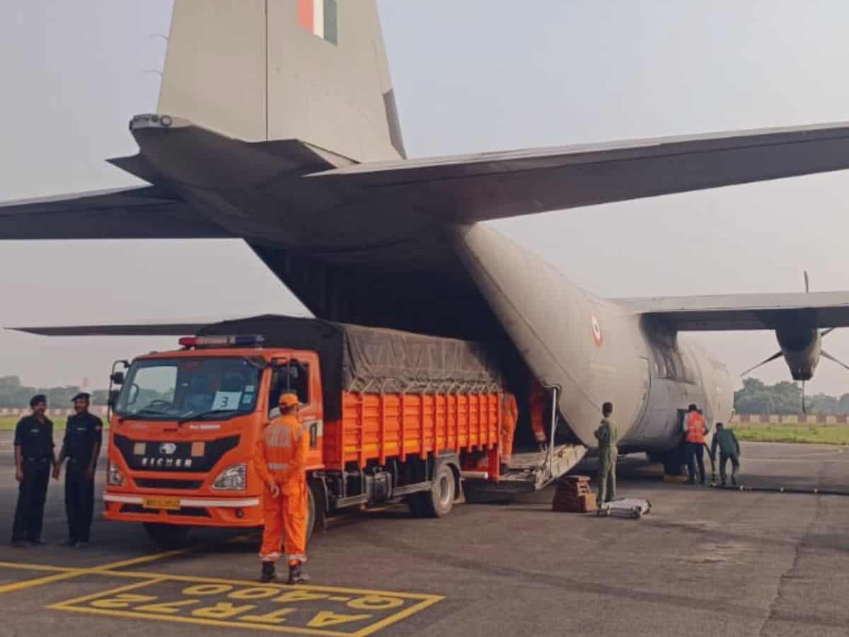 Second flight carrying 9 tonnes worth of emergency relief assistance lands in Nepal.