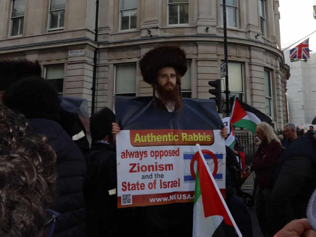 4 cops injured in pro-Palestinian protests in UK; 29 protesters arrested