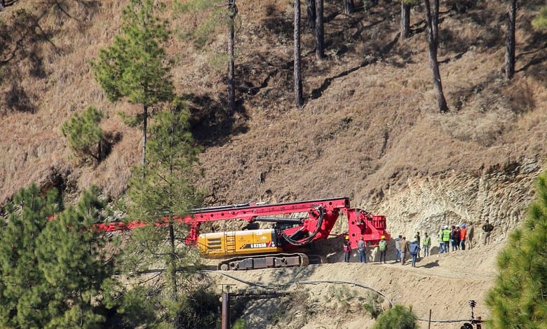 Uttarkashi: Plasma cutter being brought from Hyderabad to rescue trapped workers