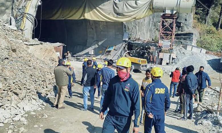 Uttarakhand tunnel rescue work halted; drilling machine awaited