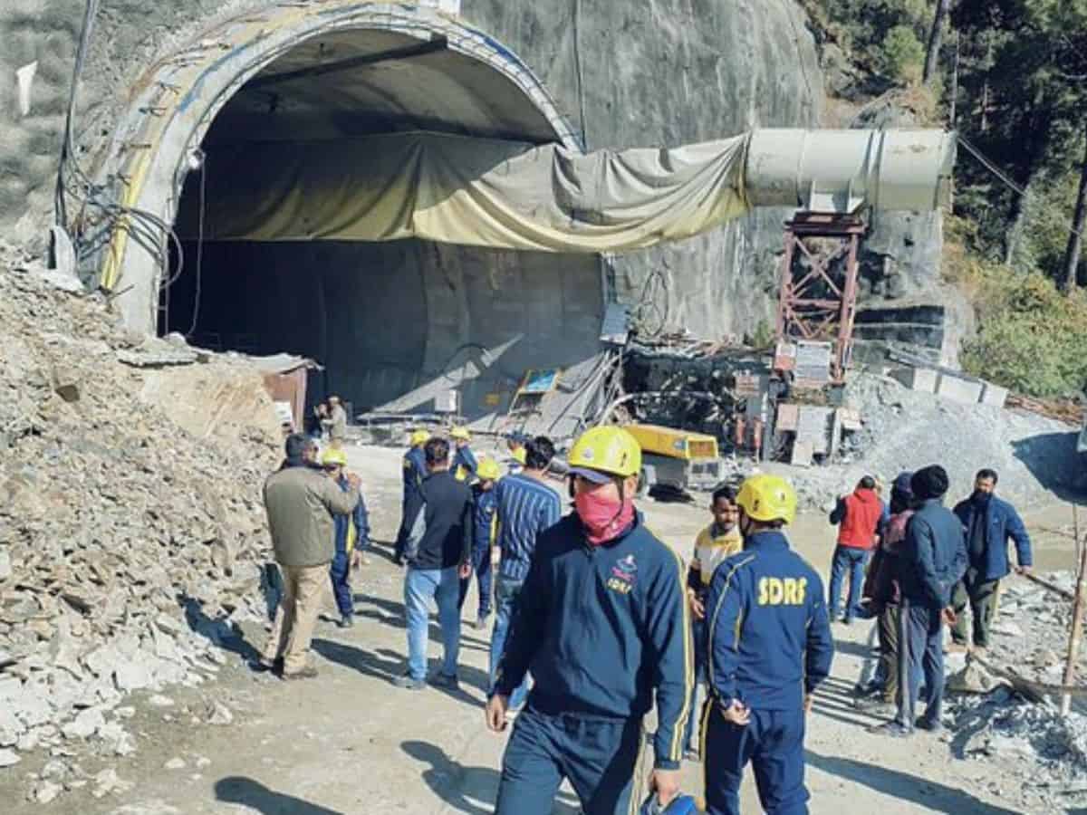 Uttarakhand tunnel rescue work halted; drilling machine awaited