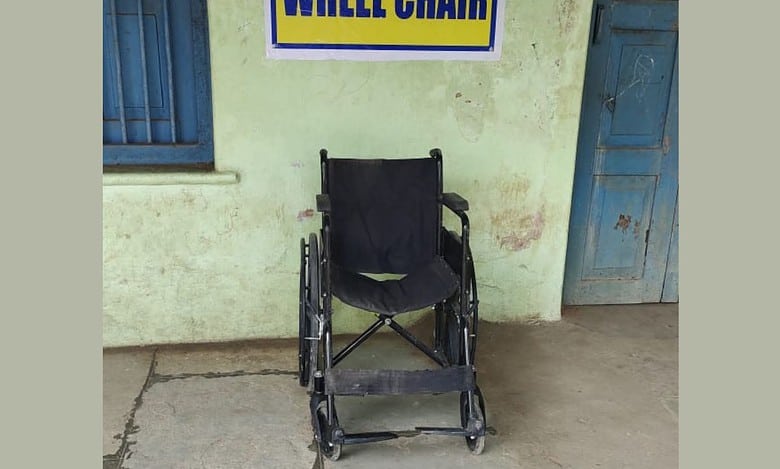 Telangana polls: Volunteers assist elderly and disabled voters