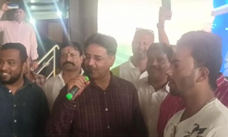 Hyderabad: AIMIM Malakpet candidate screens WC final for locals