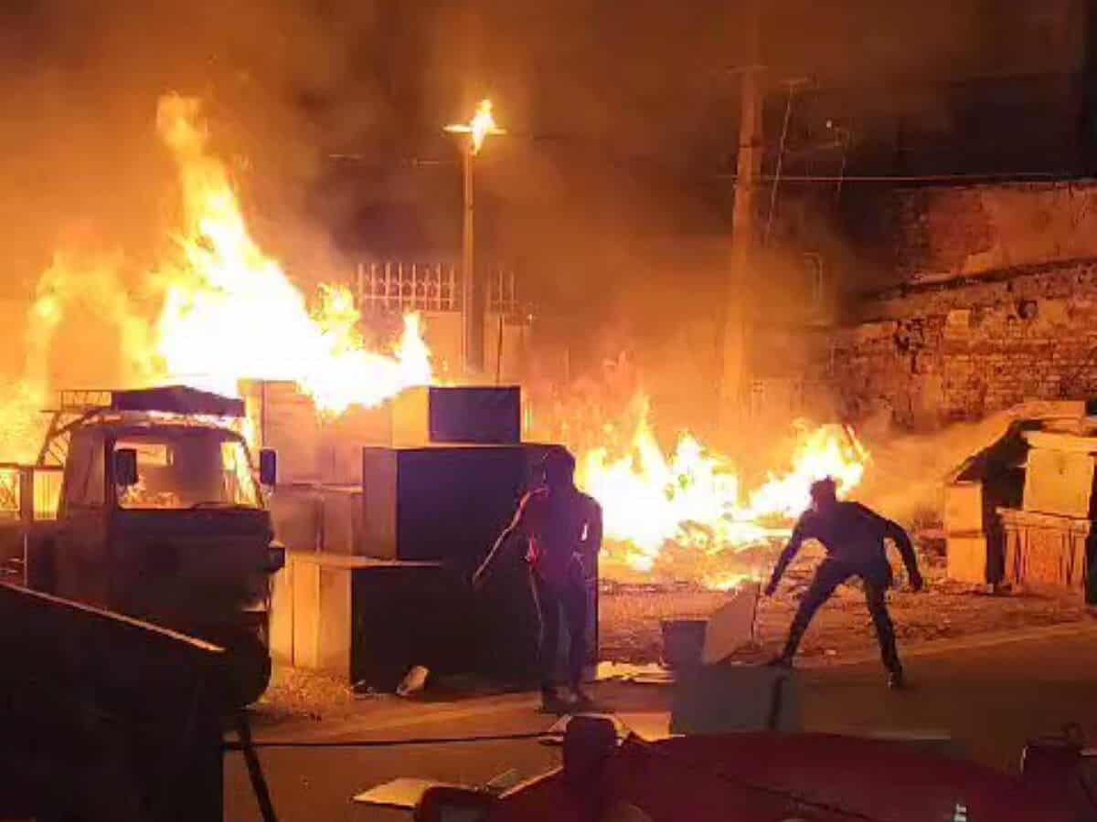 Fire breaks out beside Anees ul Gurba in Hyderabad