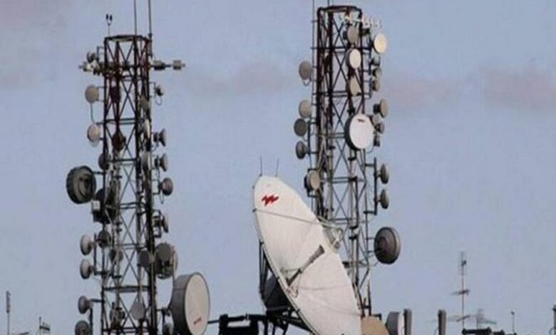 UP: Woman climbs mobile tower to convince man to marry her