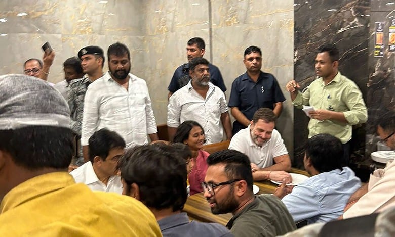 Rahul Gandhi at restaurant in Hyderabad