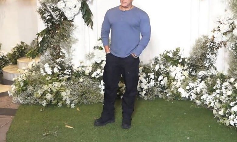 Salman Khan arrives in style at Manish Malhotra's Diwali bash