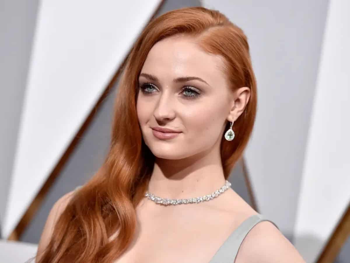 Sophie Turner seen getting cozy with aristocrat amid pending divorce