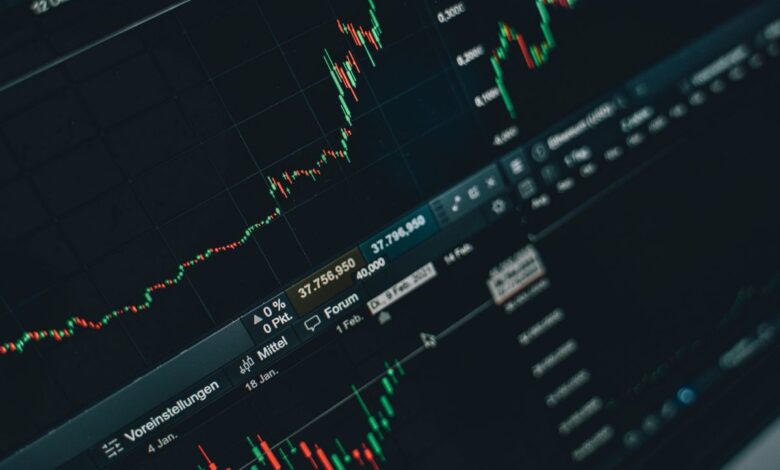 Stock markets fall in early trade on unabated foreign fund outflows