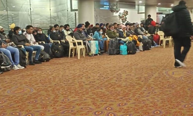 A charter plane carrying 276 passengers landed in Mumbai
