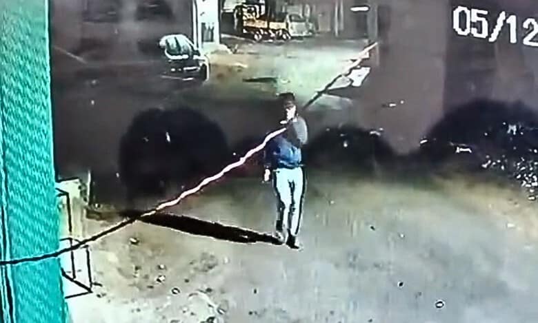 Watch: Youngster attempts to set ablaze AIMIM Chandrayangutta office