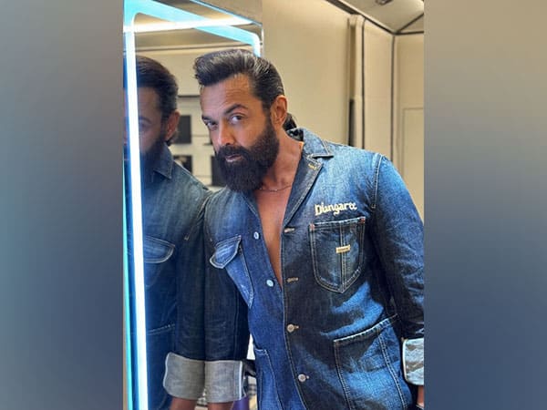 'Lagta hai main sapna dekh raha hun': Bobby Deol gets teary-eyed as audience gives big thumbs-up to 'Animal'