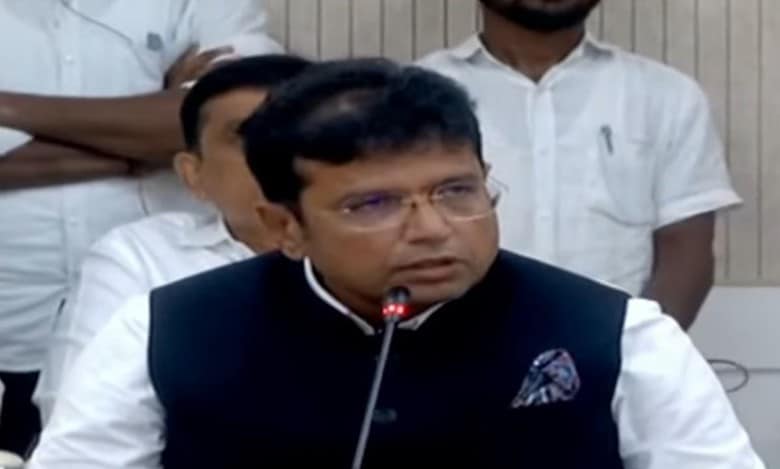 '420 booklet?' shows the BRS's lack of integrity: Sridhar Babu