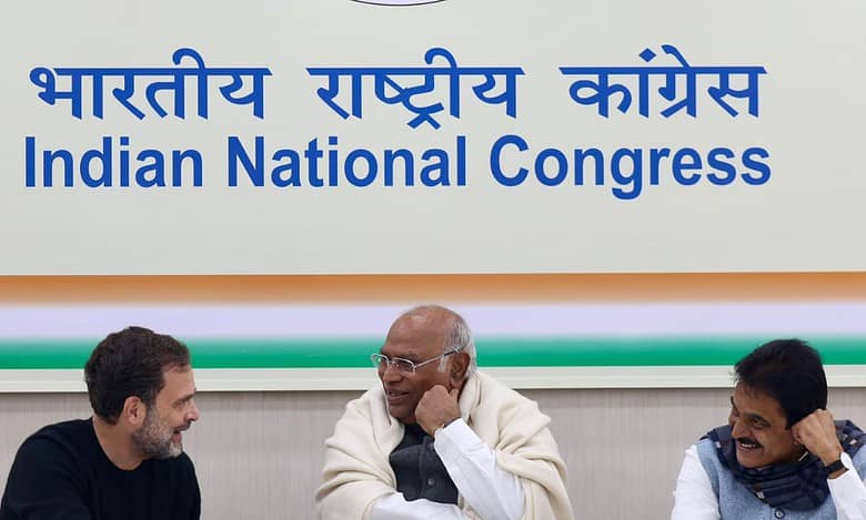 LS polls: Kharge, Rahul hold meet with Andhra Congress leaders
