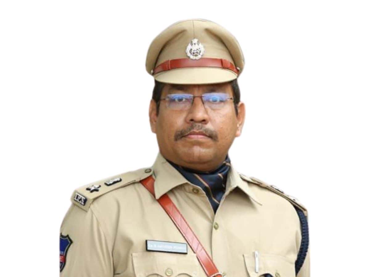 IPS Naveen Kumar arrested by CCS Hyderabad for forging documents