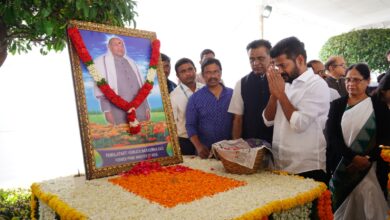 Revanth, KR pay tributes to PV Narasimha Rao on his death anniversary