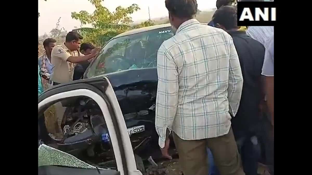 Five killed in an accident at Narayanapet district