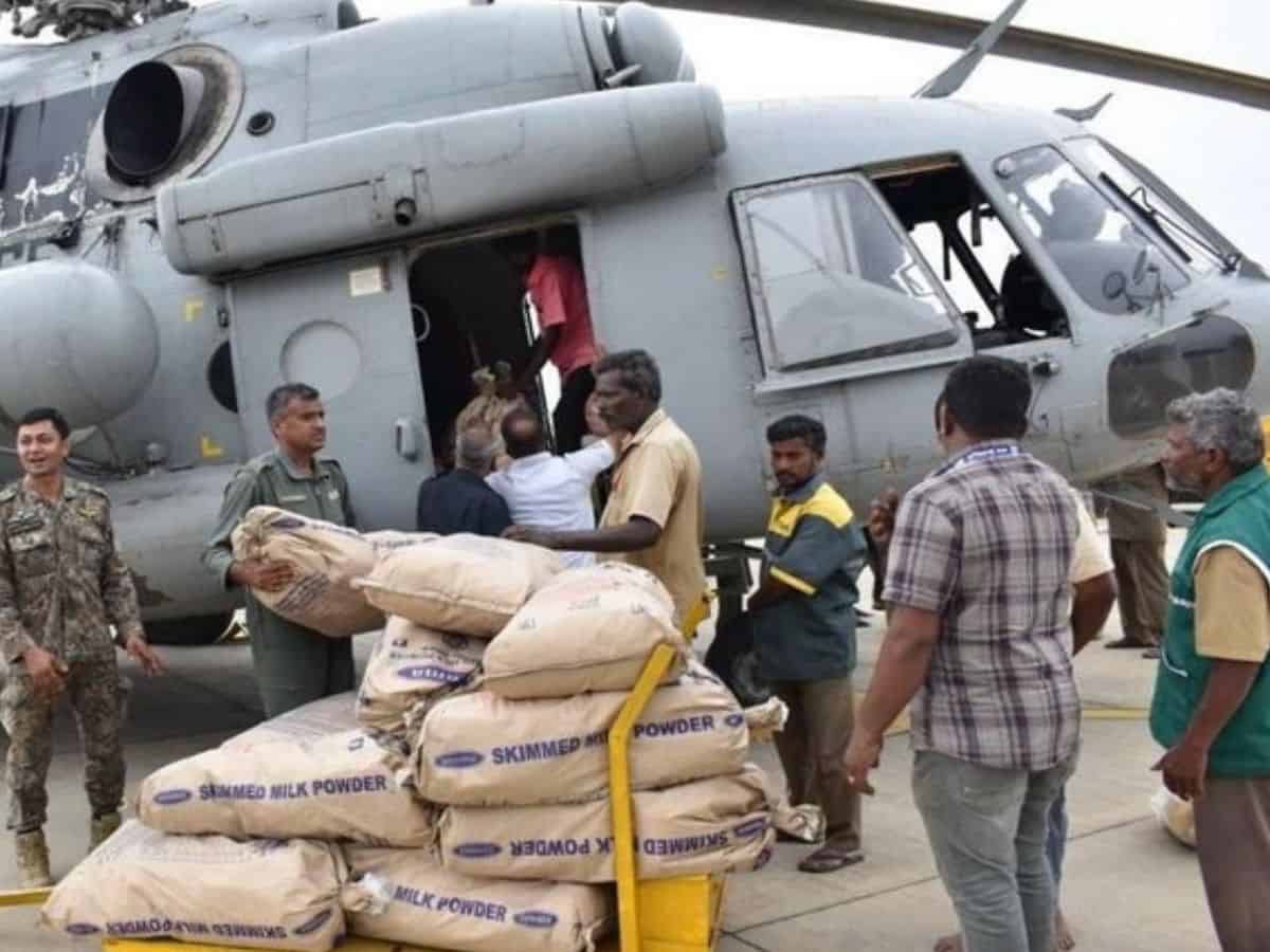 Heavy rains wreak havoc in South Tamil Nadu: Rescue and relief operations in full swing Read more At: https://aninews.in/news/national/general-news/iaf-indian-army-join-forces-as-unprecedented-rainfall-floods-tamil-nadu20231219001232/