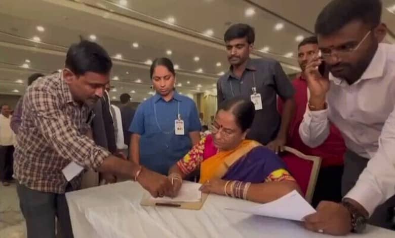 Hyderabad: Long queues during Praja Vani