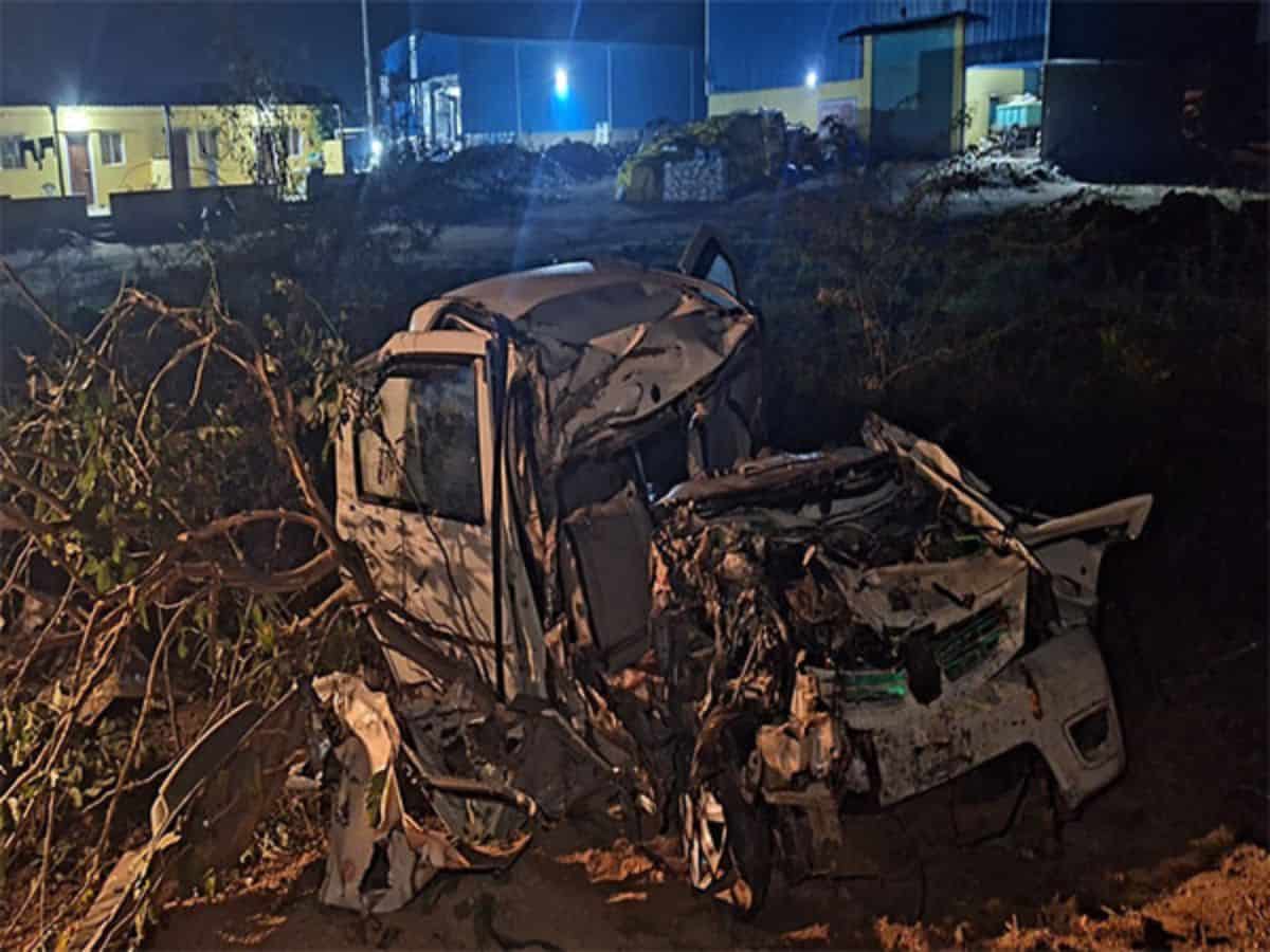 Telangana: 4 killed, 3 injured in lorry truck-car collision in Mahbubnagar