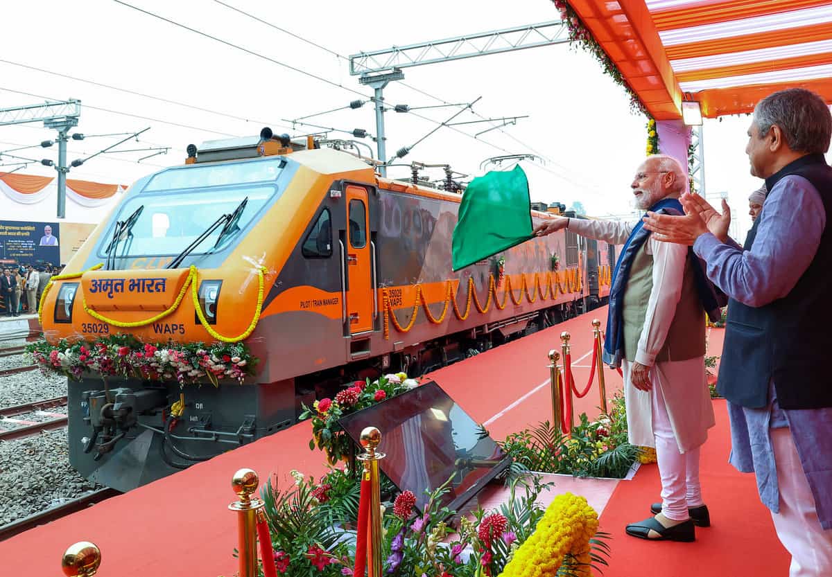 PM inaugurates Ayodhya Dham Station