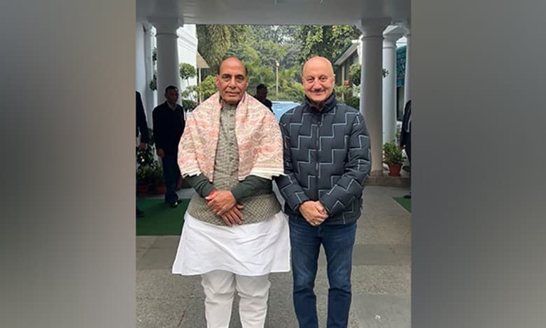 Anupam Kher meets Defence Minister Rajnath Singh