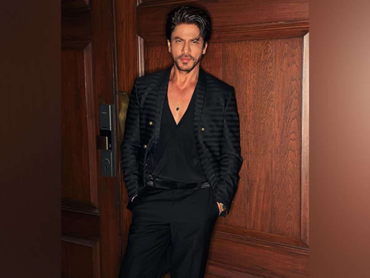 SRK shuts down a troll who described 'Pathaan', 'Jawan' as 'sh*t'
