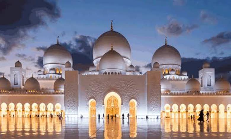 Abu Dhabi's Sheikh Zayed Grand Mosque launches night tours
