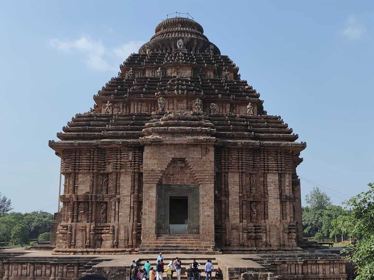 Sun Temple at Konark is great but mosquito menace greater; inaction by ASI is appalling