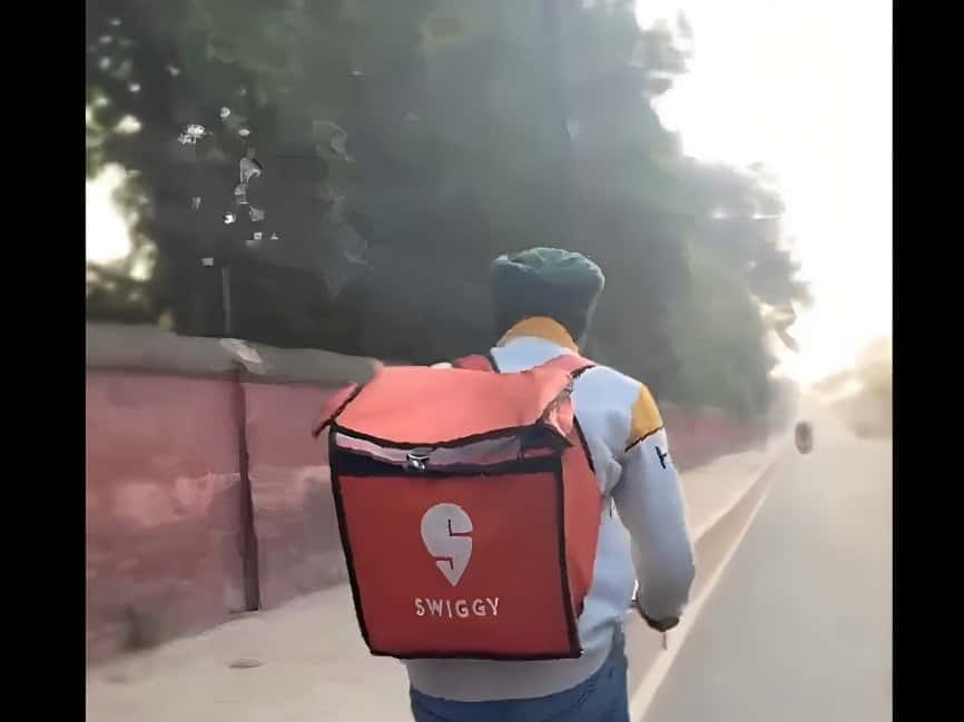 Swiggy delivery agent with dreams of becoming IAS officer