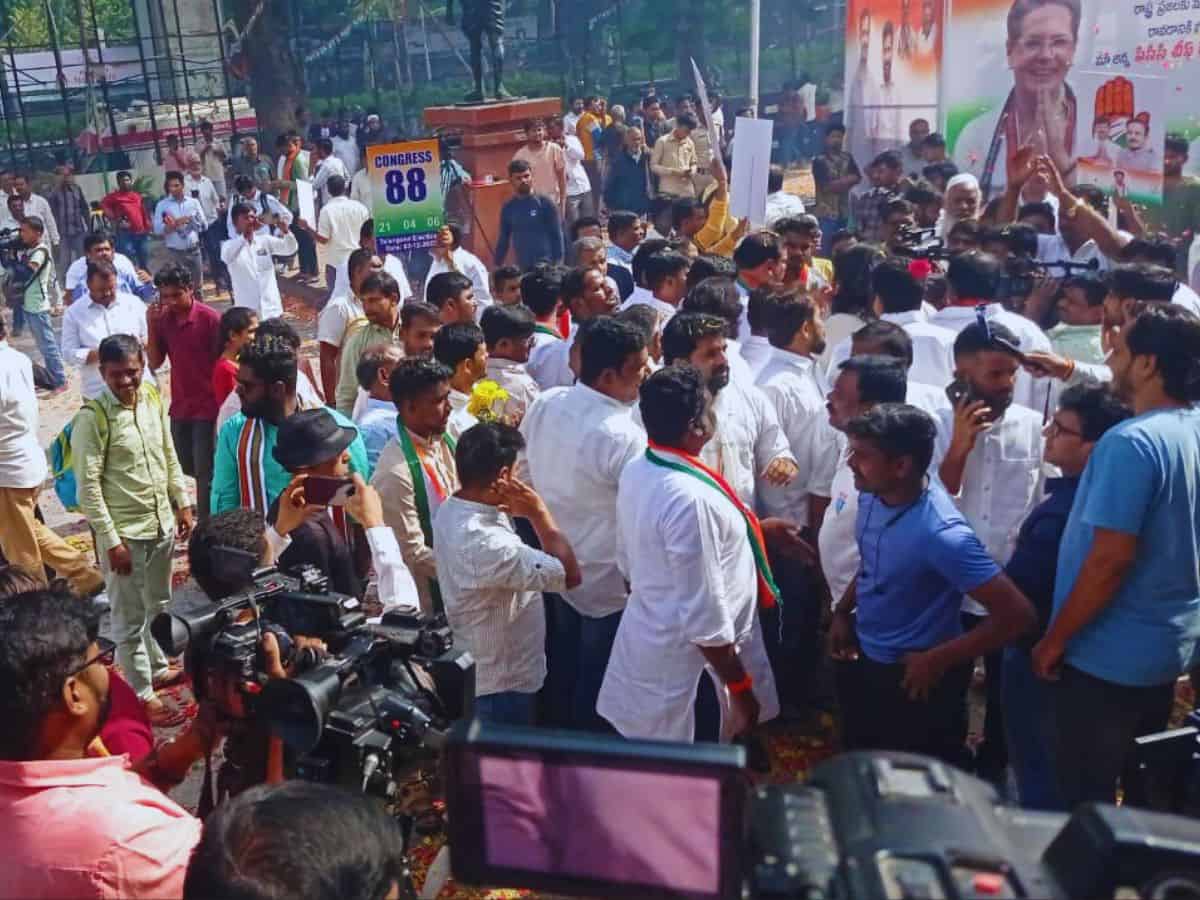 Telangana Congress celebrates initial trends at Gandhi Bhavan