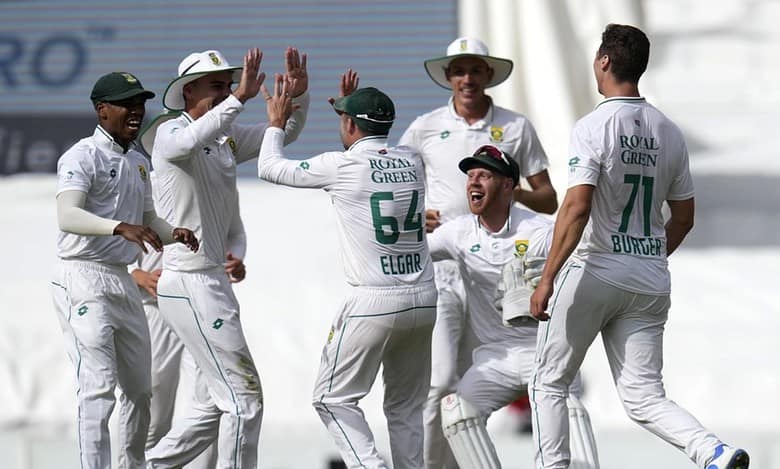 SA beat India by an innings and 32 runs in opening Test